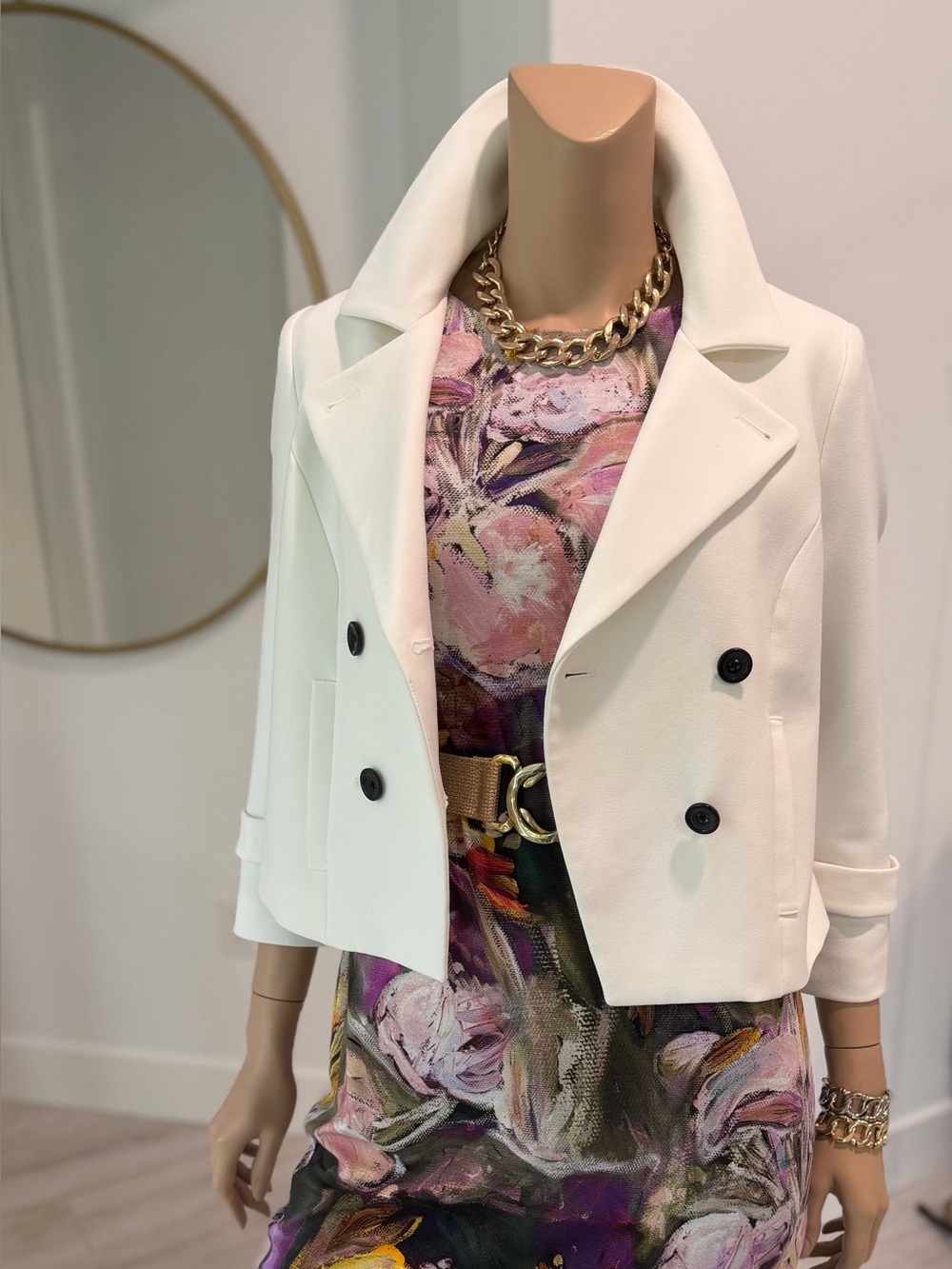 White House Black Market Blazer Size 4 Cropped Double Breasted – Like New!